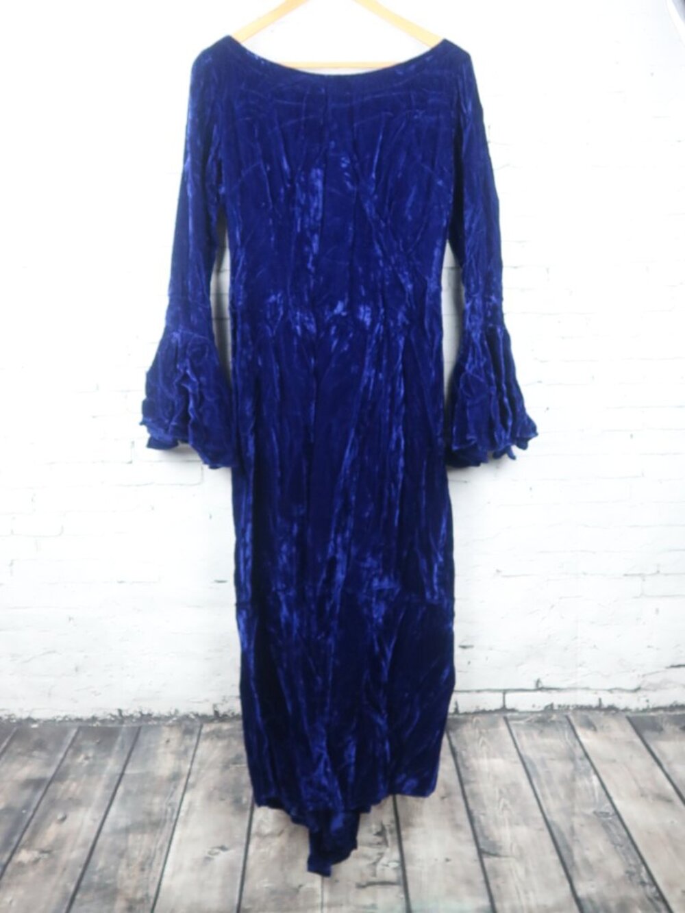 SCOTT JILLSON BLUE VELVET ONE OF A KIND RUFFLE SLEEVE EVENING DRESS SIZE 6
